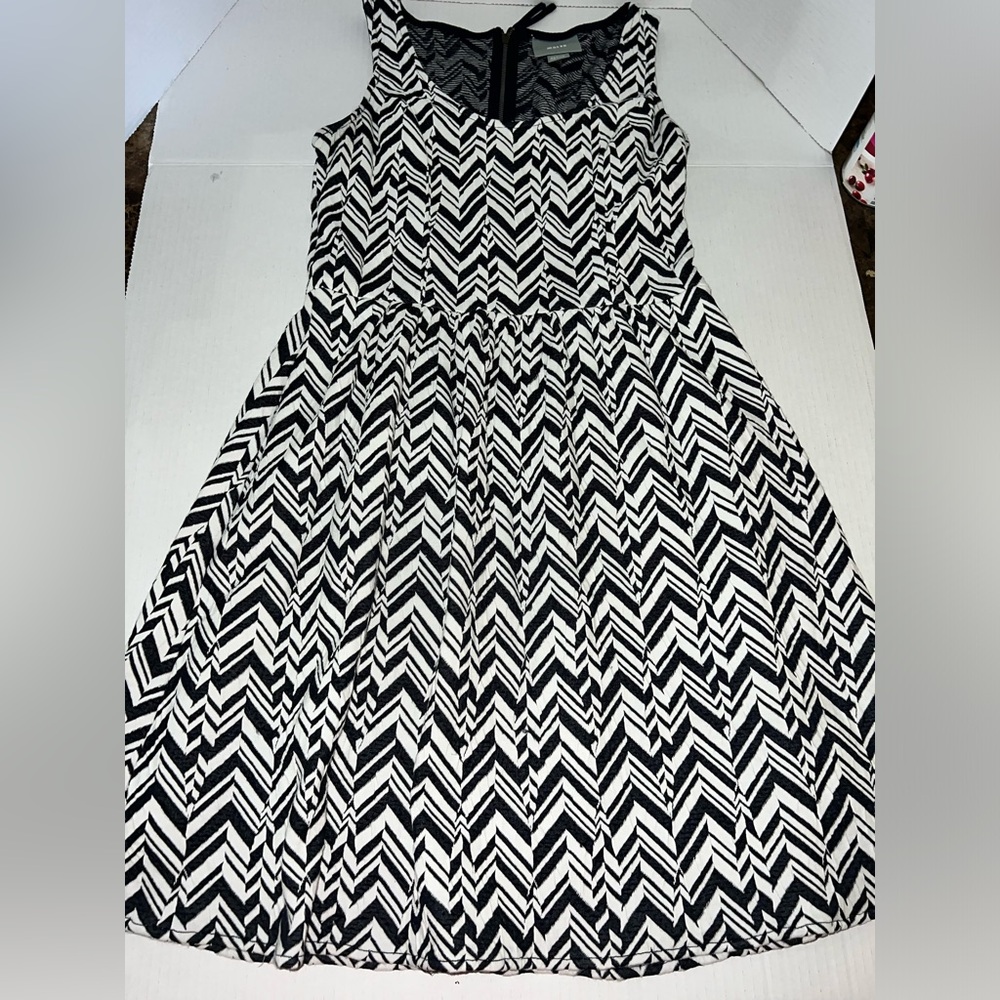 Anthropologie Maeve Size Med Chevron Navy Sleeveless Scoop Fit & Flare Dress